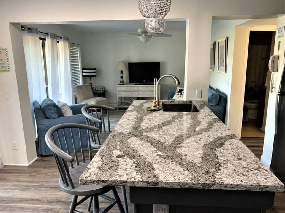 Large island with seating