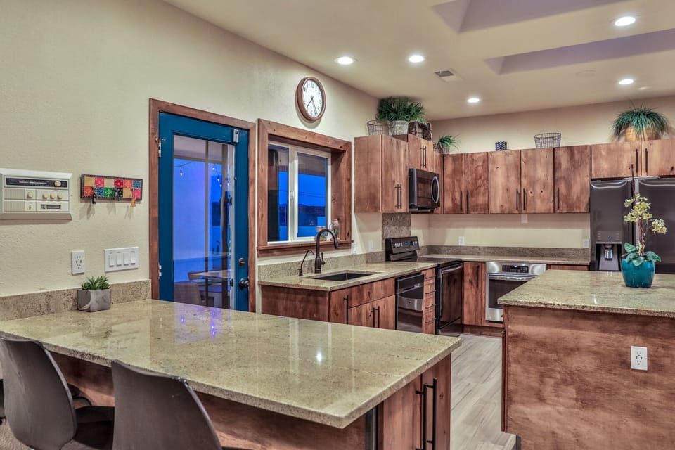 Luxury House, Multiple Bedrooms, Private Pool, Golf View | Private kitchen | Full-size fridge, oven, stovetop, dishwasher