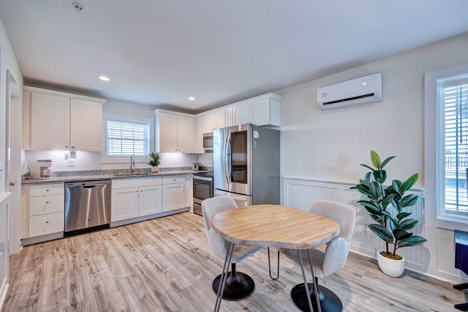 4. Barefoot Dining and Kitchen