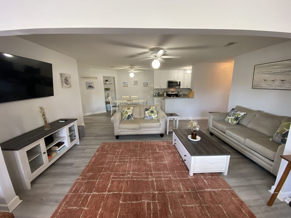 Main living area, dining area and kitchen.