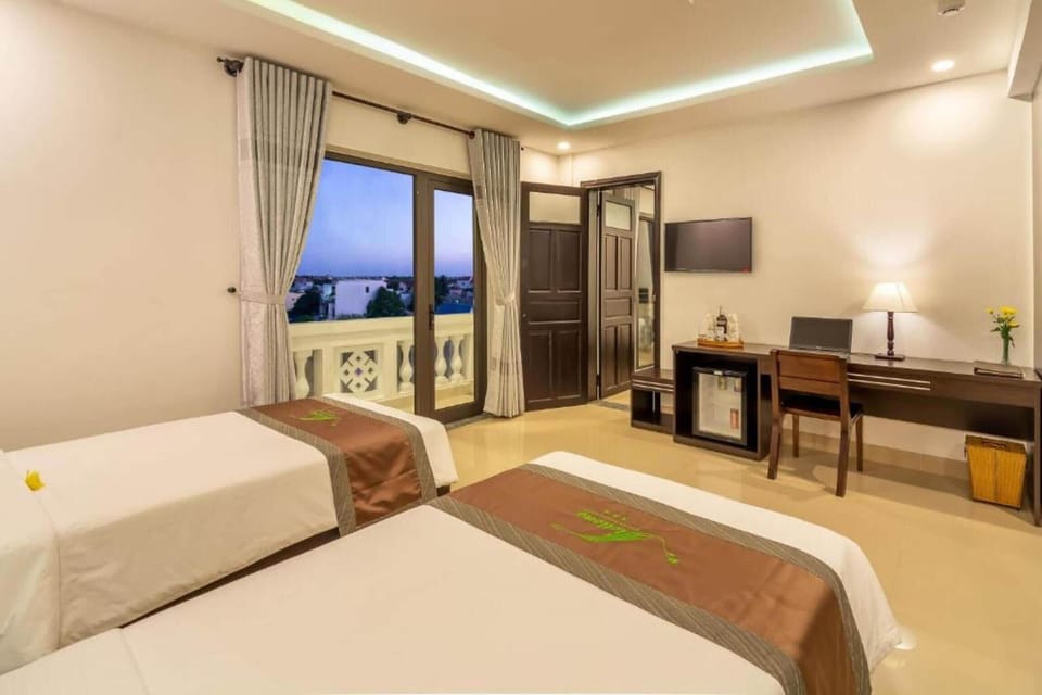 Egyptian cotton sheets, premium bedding, down comforters, minibar