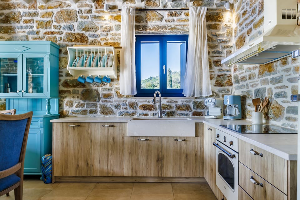House | 4 bedrooms, soundproofing, Internet