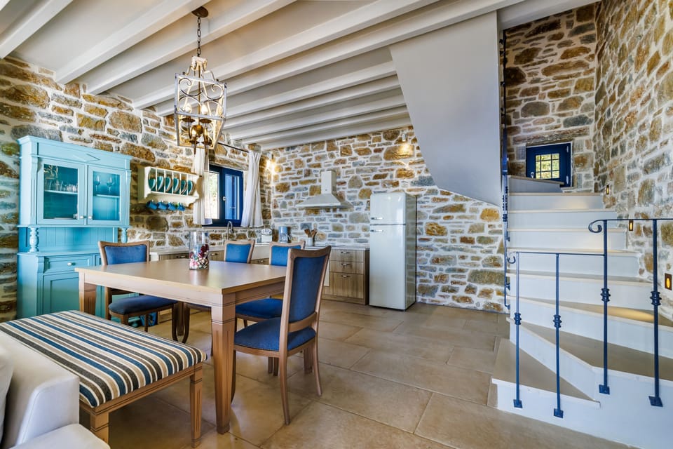 House | 4 bedrooms, soundproofing, Internet
