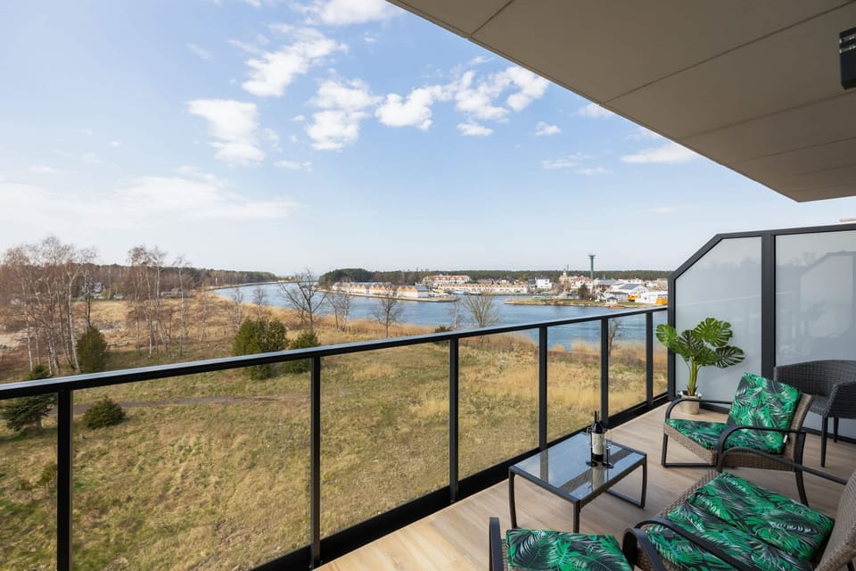 Another view of the whirlpool area, highlighting its spaciousness and serene environment.
