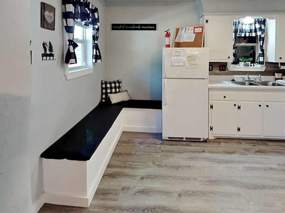 Studio (2 Bedrooms) | Property amenity