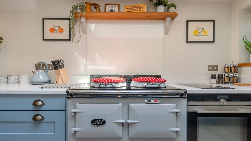 Kitchen/Diner, Stone Cottage, Bolthole Retreats
