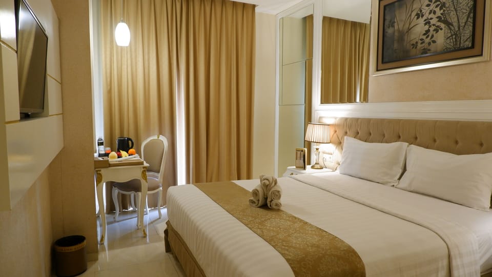 Superior Room | Premium bedding, desk, iron/ironing board, free WiFi