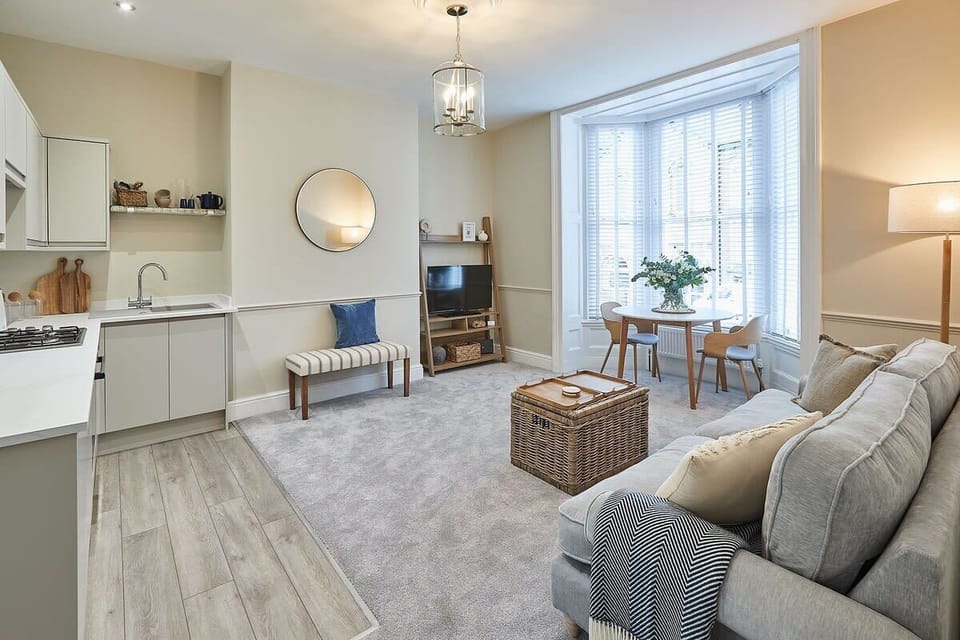 Silver Beach, Whitby - Host & Stay