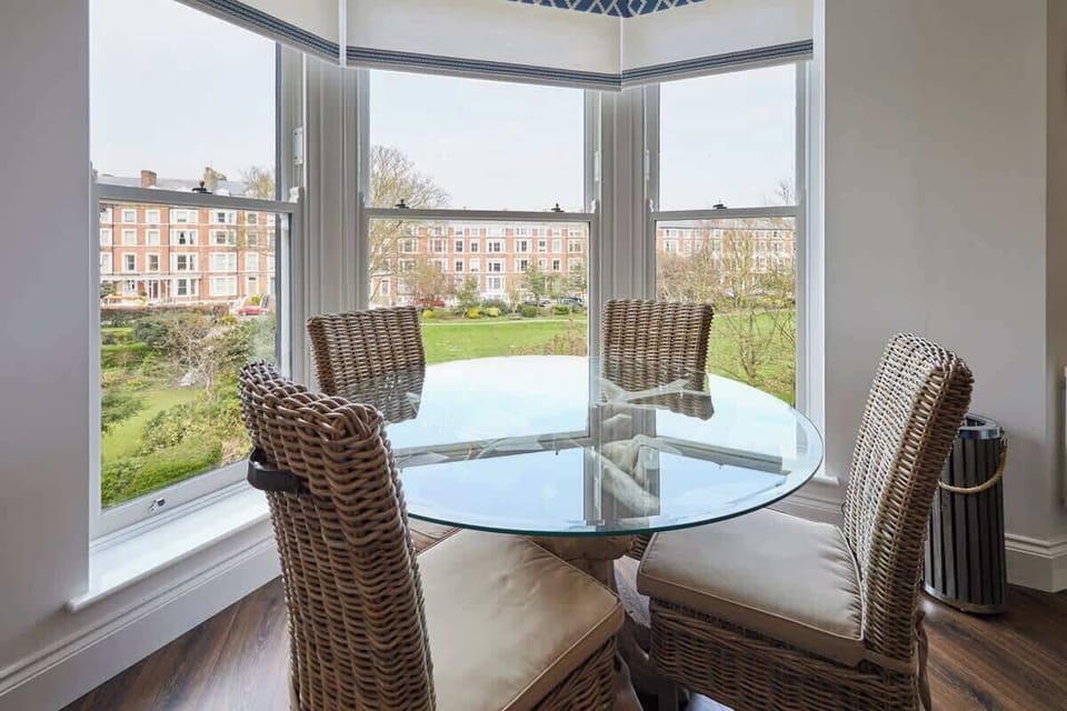 The Little Lobster, Scarborough - Host & Stay