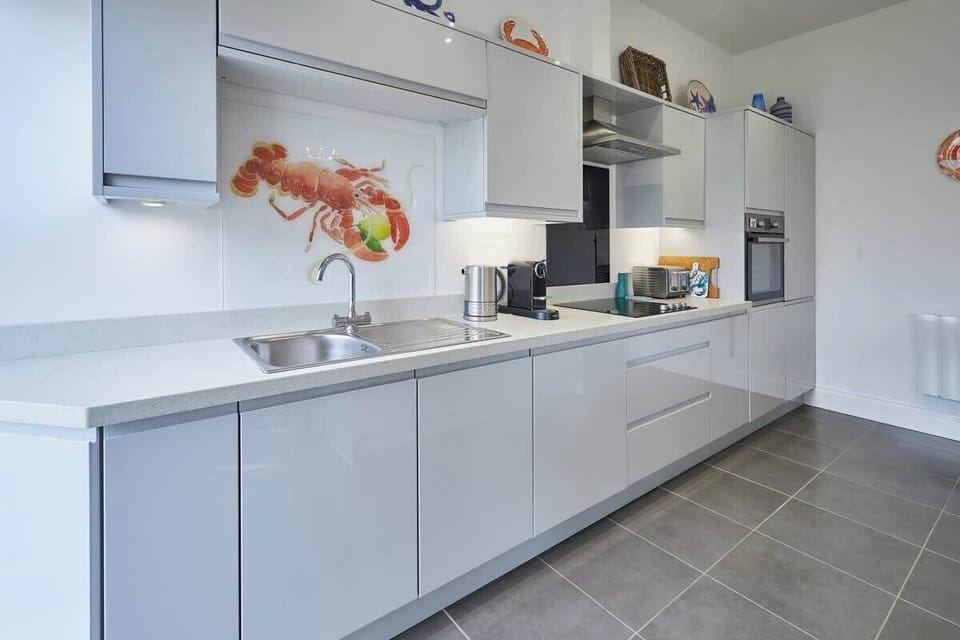 The Little Lobster, Scarborough - Host & Stay