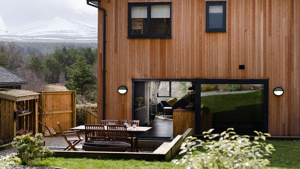 Two Queens Houses back garden