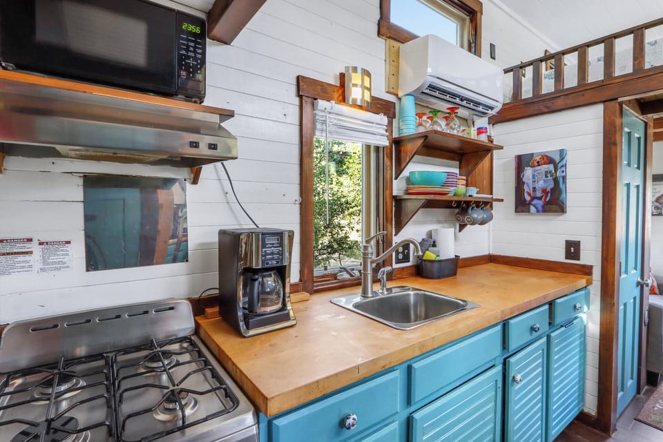 Closer view of the kitchen