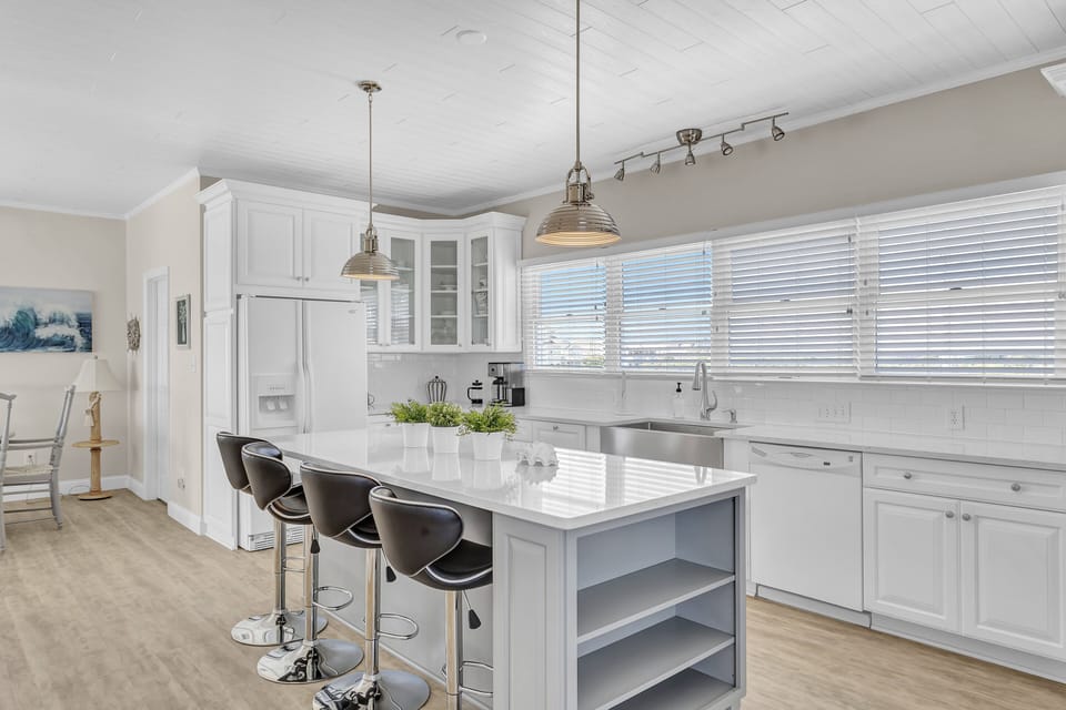 Fully Equipped Kitchen with Stainless Steel Appliances