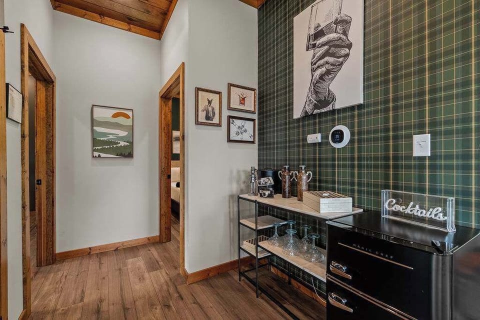 Enjoy a quick refreshment at the convenient beverage station located in the loft.