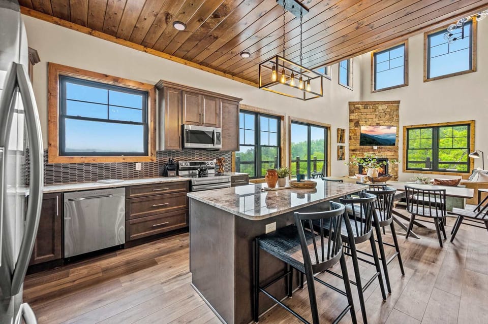 Fully equipped kitchen with modern appliances.