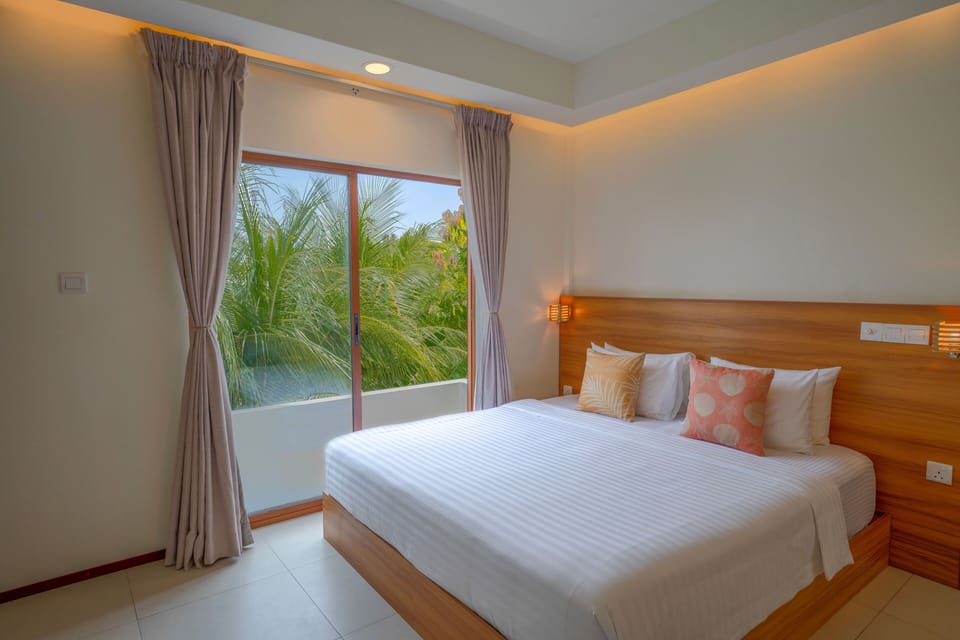 Deluxe Double or Twin Room | In-room safe, desk, iron/ironing board, free WiFi