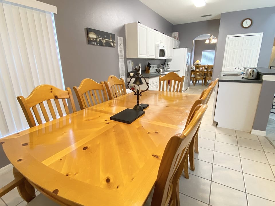 Kitchen with Breakfast Table