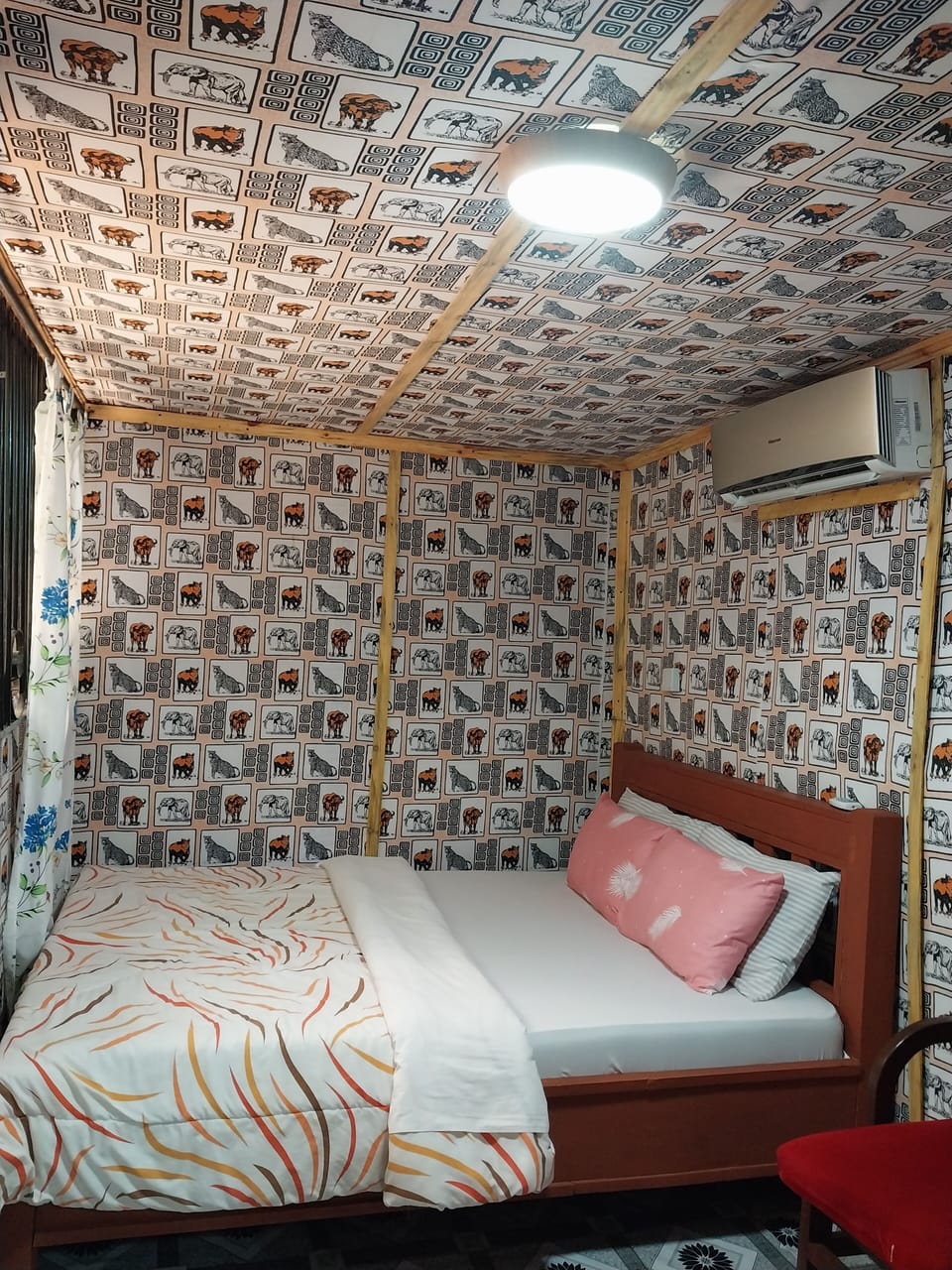 Basic Room | 1 bedroom, laptop workspace, iron/ironing board, free WiFi
