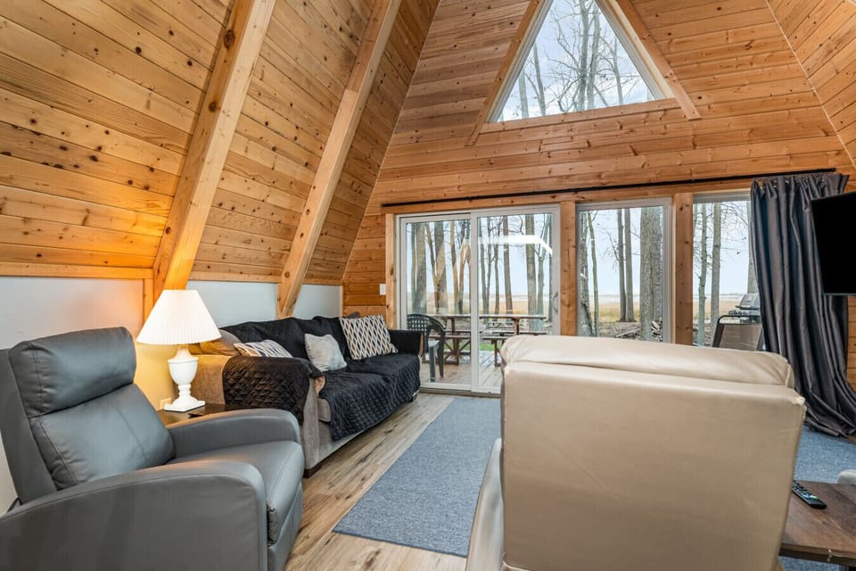 living area with fast internet and streaming on smart tv