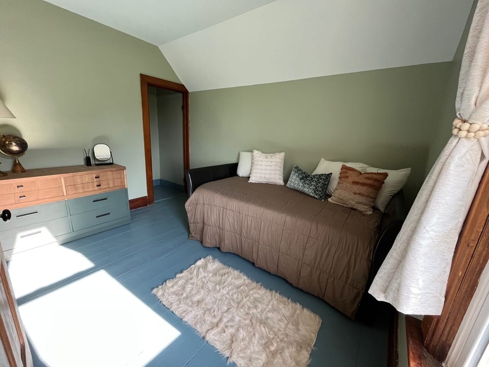 2nd floor, twin over twin trundle bed