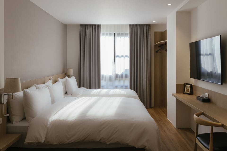 Comfort Triple Room | Premium bedding, down comforters, memory foam beds, free minibar