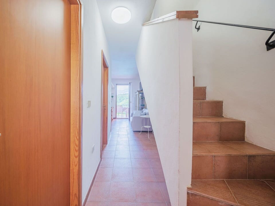 Building, Wood, Interior Design, Stairs, Floor, Flooring, House, Hall, Material Property