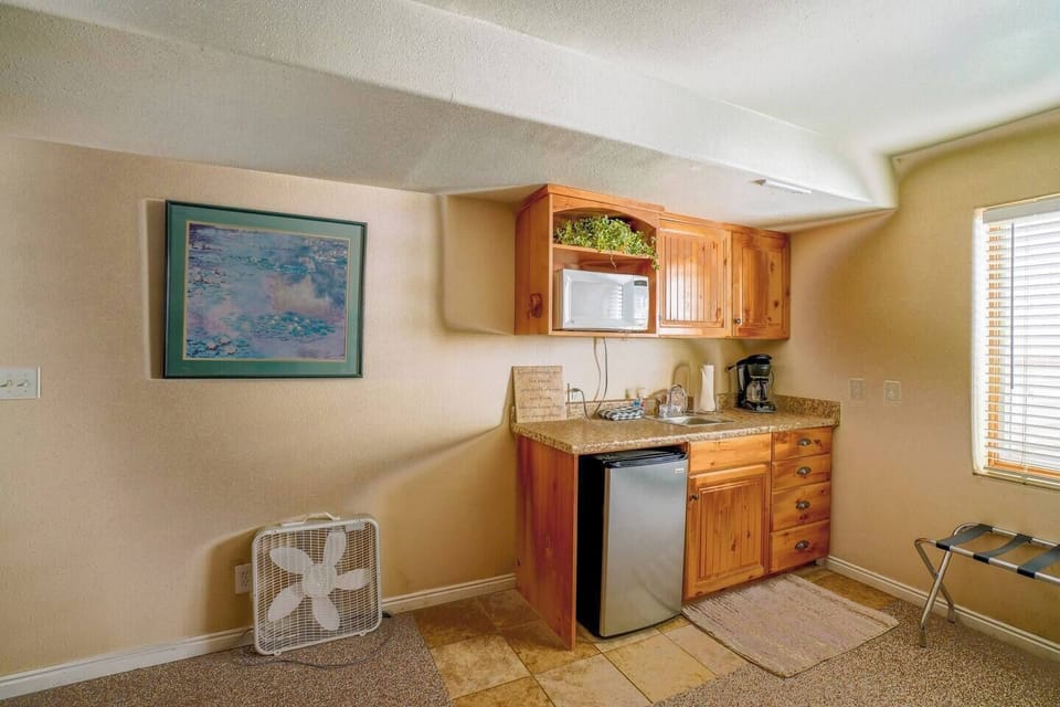 Basement Kitchenette, Mini Fridge, Microwave, Coffee Maker