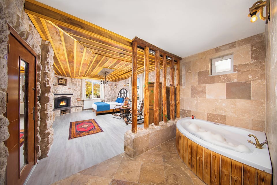 Miranda | Egyptian cotton sheets, premium bedding, down comforters