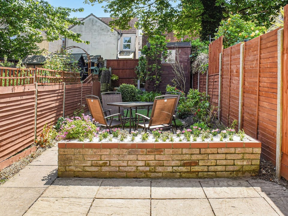 Sitting-out-area | Sandy Paws, Gorleston-on-Sea
