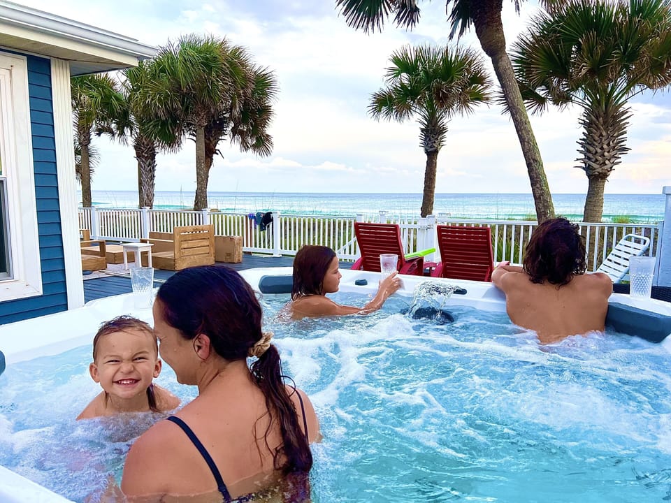The ultimate relax awaits.Hot tub. Cold tub. Sauna. out/S shower. Putting green
