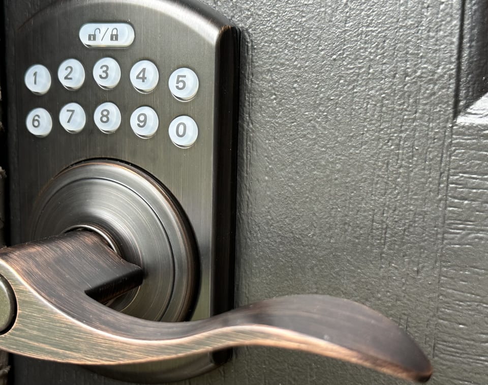 Keypad door lock