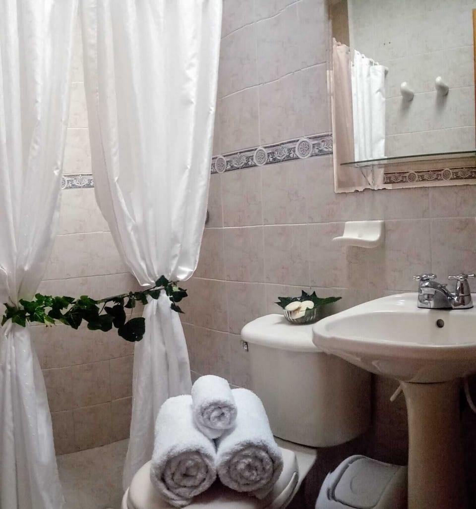 Shower, towels