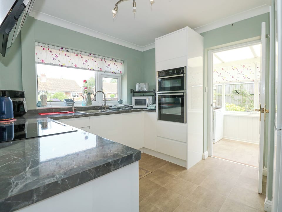 Fridge, dishwasher, electric kettle, toaster