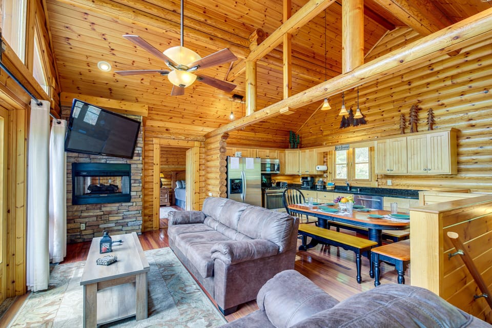 Living Room | 2nd Floor