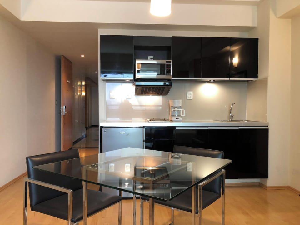 Economy Single Room | Private kitchen | Fridge, microwave, stovetop, coffee/tea maker