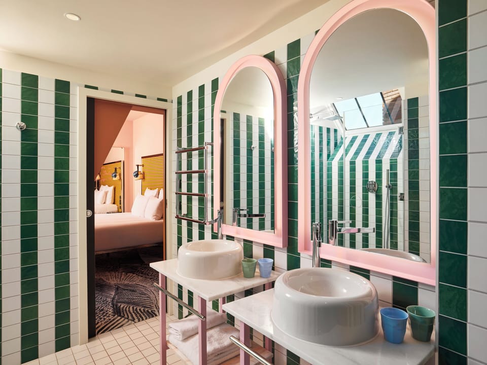 Room (XXL Mama) | Bathroom | Eco-friendly toiletries, hair dryer, towels, soap