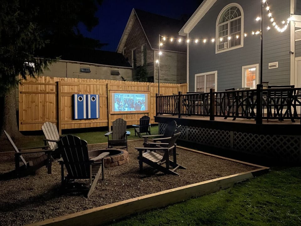 Large back deck, firepit and outdoor movie theater