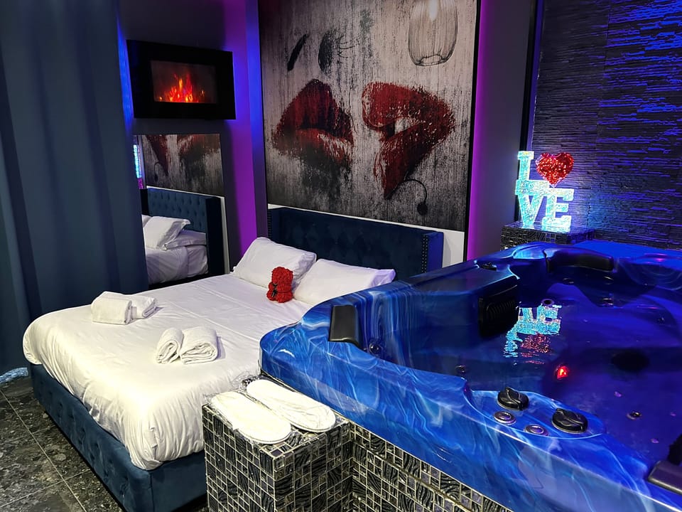 Club Room | Premium bedding, down comforters, memory foam beds