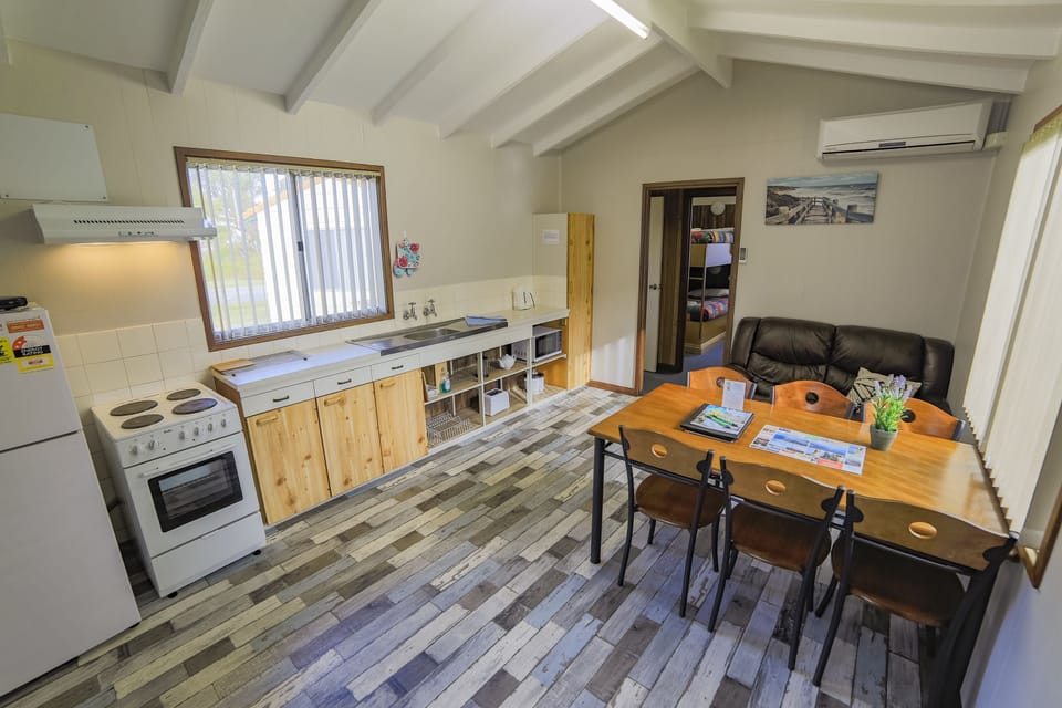 Queen Chalet | Private kitchen | Full-size fridge, microwave, oven, stovetop