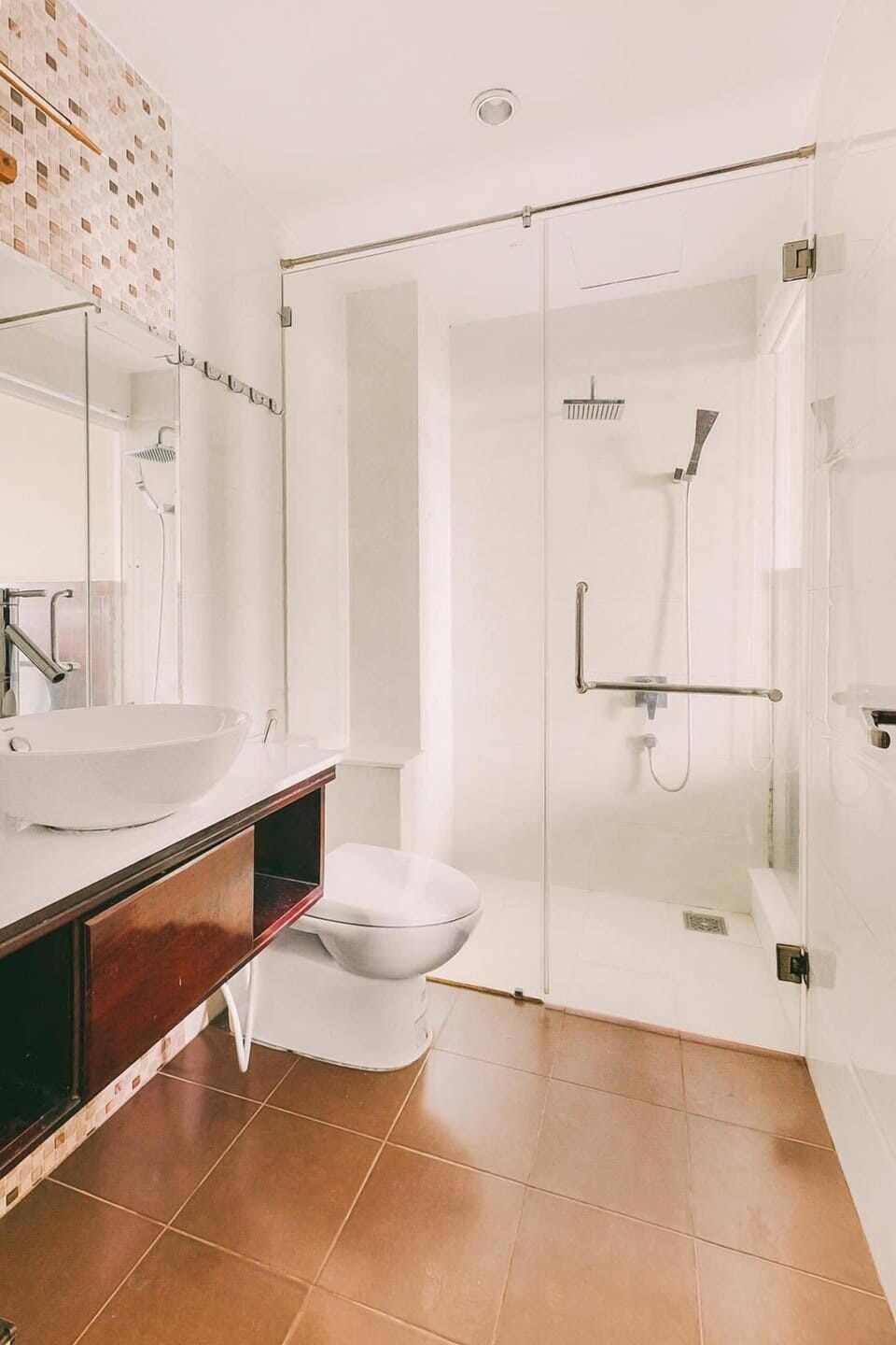 Shower, rainfall showerhead, designer toiletries, hair dryer
