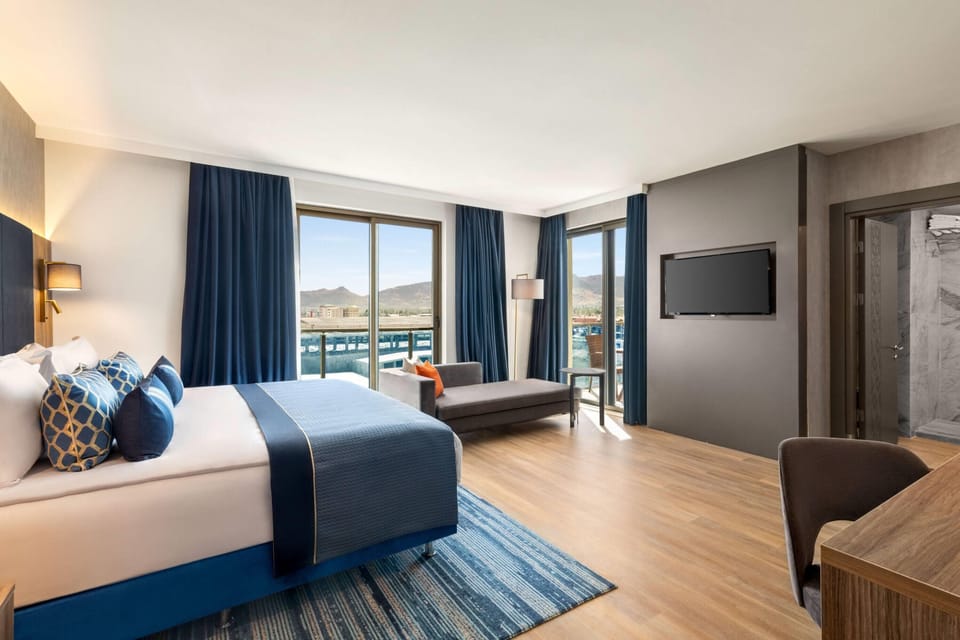Executive Double or Twin Room | Premium bedding, Tempur-Pedic beds, minibar, in-room safe
