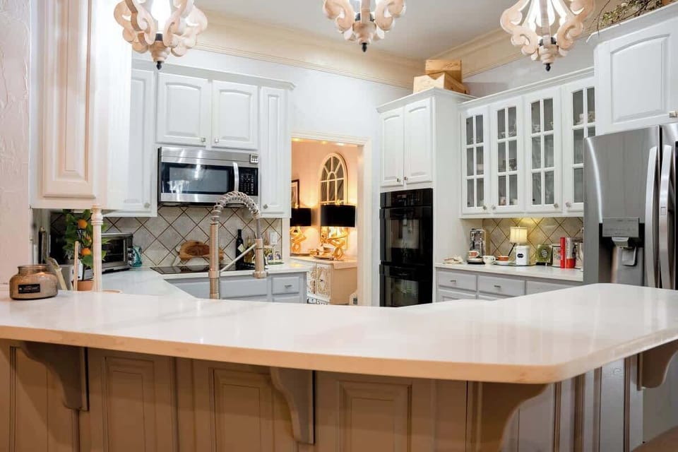 The fabulous kitchen contains everything you need to prepare a snack, meals, or enjoy the included beverages.  A 2 stool island lets you watch what's going on in the kitchen or have a quick snack.