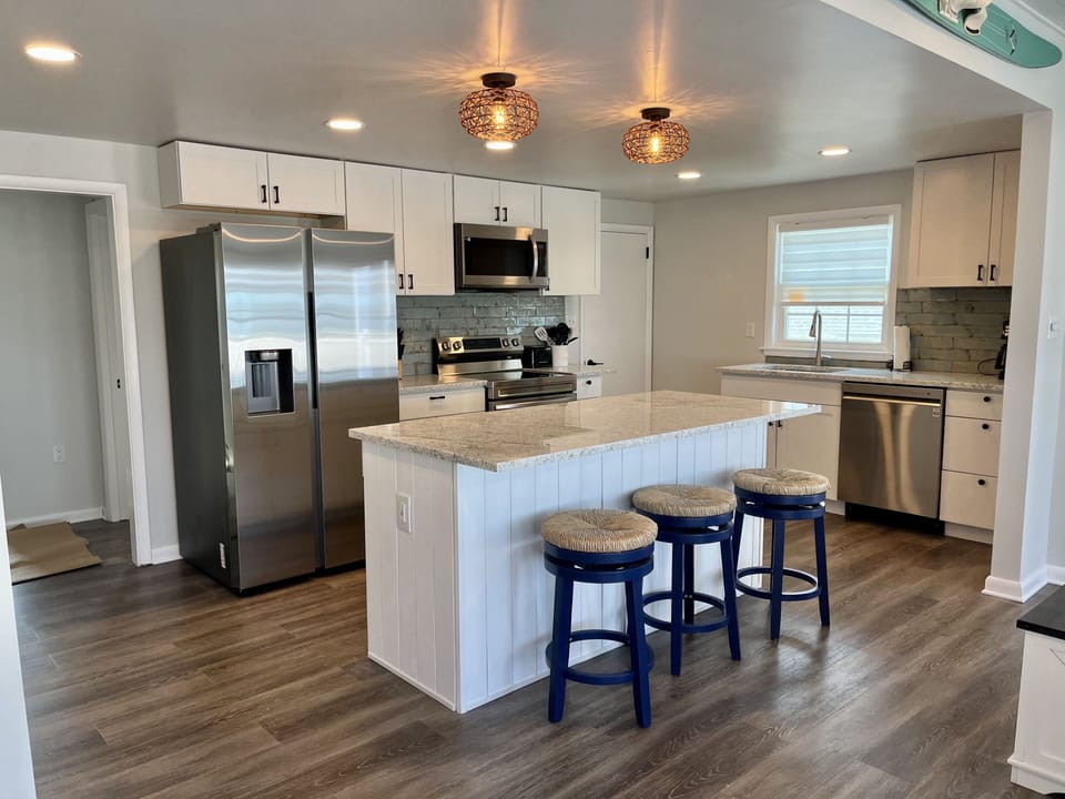 Kitchen island seats (3) stools