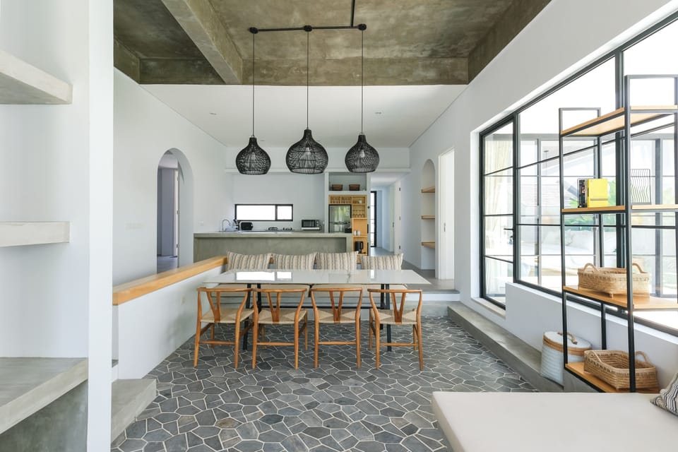 Villa, 4 Bedrooms | Dining room