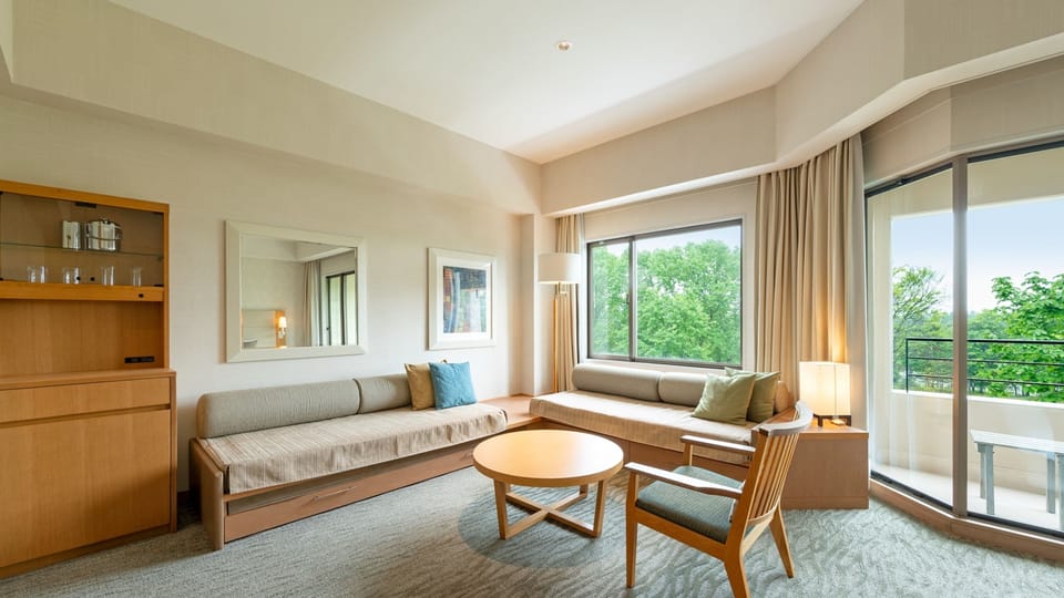 Superior Twin Room | In-room safe, blackout drapes, WiFi (free)