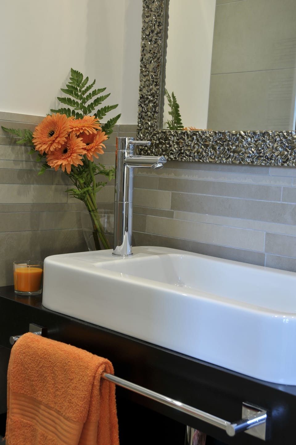 Bathroom sink