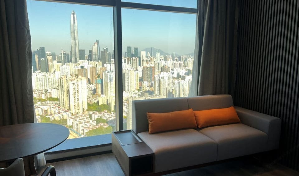 Deluxe Twin Room | Down comforters, free minibar, in-room safe, desk