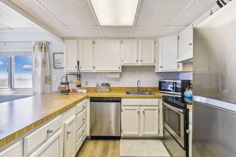 Fully-stocked kitchen with upgraded appliances