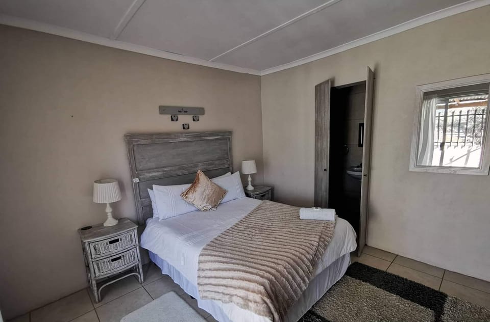 Comfort Double Room | Premium bedding, individually decorated, individually furnished, desk