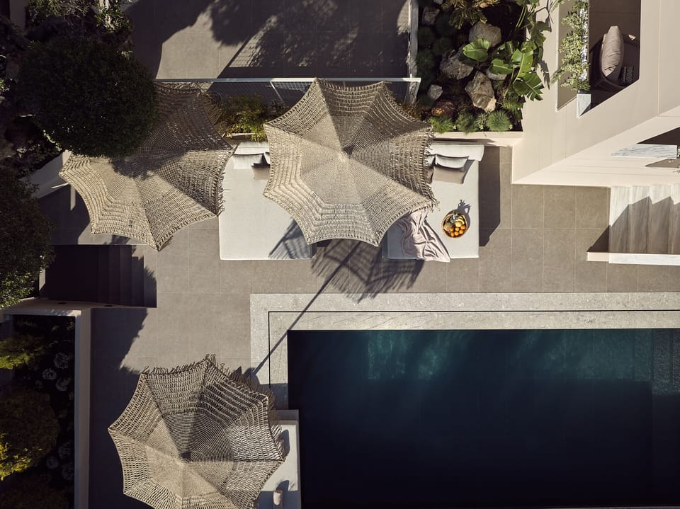 Pool surroundings that stimulate the senses.
